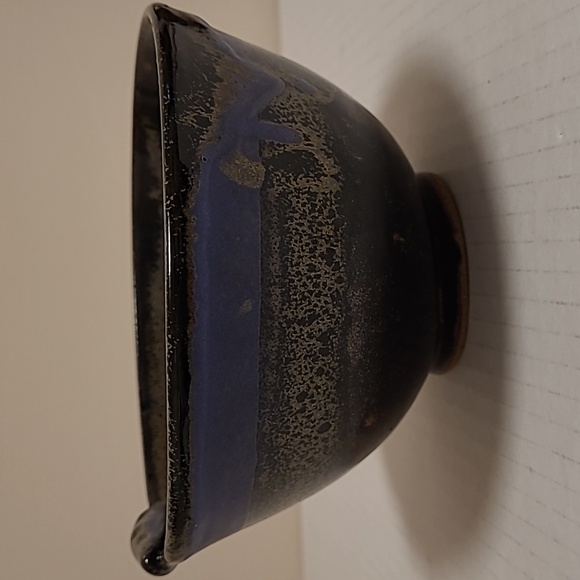 Handmade Signed Pottery Bowl - Picture 7 of 15